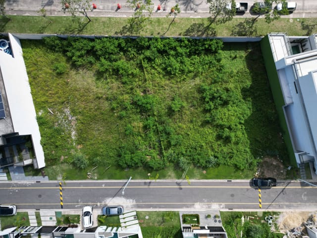 Terreno com 211m², à venda, no bairro Vargem Pequena em Rio de Janeiro