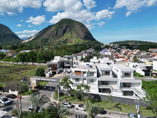Terreno com 211m², à venda, no bairro Vargem Pequena em Rio de Janeiro