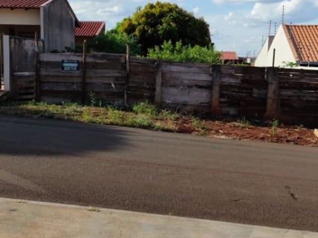 Terreno com 263m², à venda, no bairro Jardim Vitória em Cambé