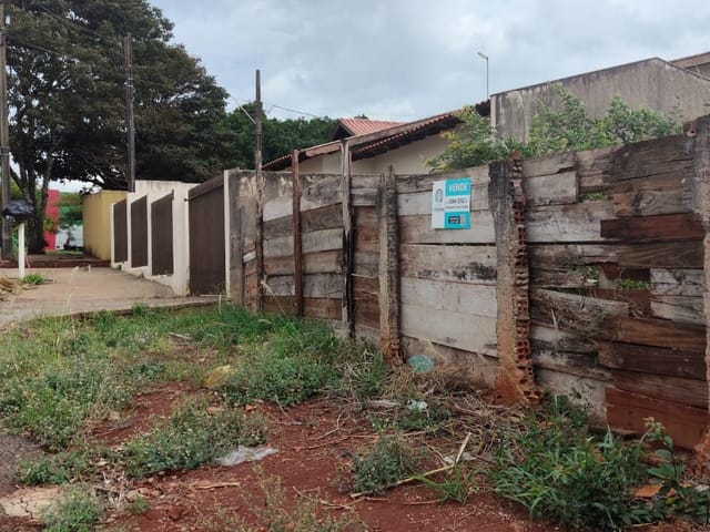 Terreno com 263m², à venda, no bairro Jardim Vitória em Cambé