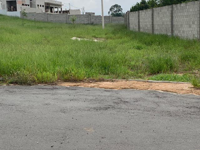 Terreno com 233m², à venda, no bairro Bosque da Imperatriz em Pindamonhangaba