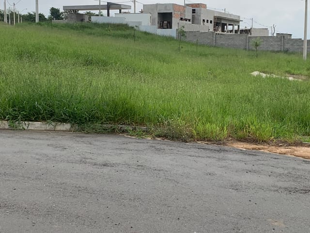 Terreno com 233m², à venda, no bairro Bosque da Imperatriz em Pindamonhangaba
