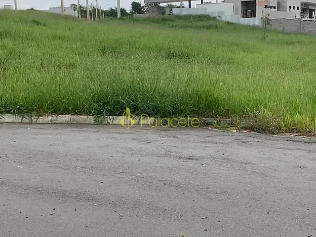 Terreno com 233m², à venda, no bairro Bosque da Imperatriz em Pindamonhangaba