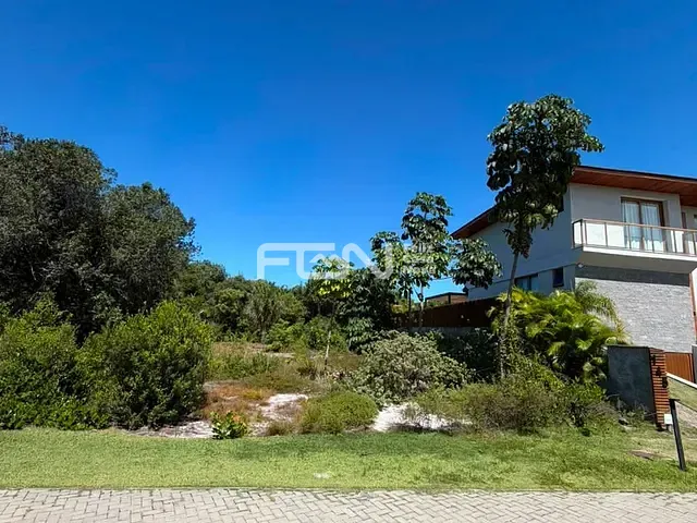 Terreno com 700m², à venda, no bairro Praia do Forte em Mata de São João