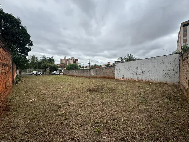 Terreno com 388m², à venda, no bairro Vila Brasil em Londrina