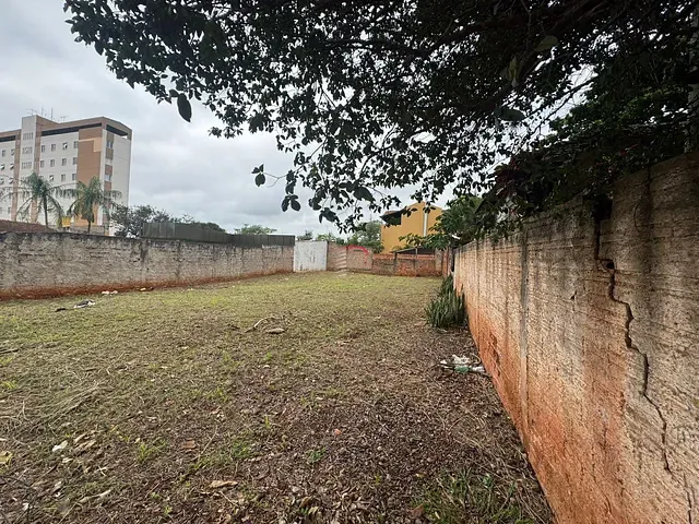 Terreno com 388m², à venda, no bairro Vila Brasil em Londrina