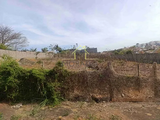 Terreno com 2010m², à venda, no bairro Portal dos Nobres em Guaxupé
