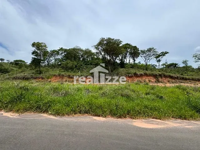 Terreno com 161m², à venda, no bairro Bosque dos Itamaracás em Itapira