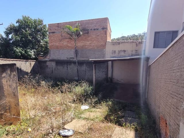Terreno com 126m², à venda, no bairro Jardim das Flores em São João da Boa Vista