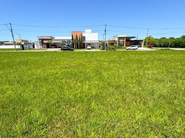 Terreno com 472m², à venda, no bairro Loteamento Extensao Do Serrama em Rio das Ostras