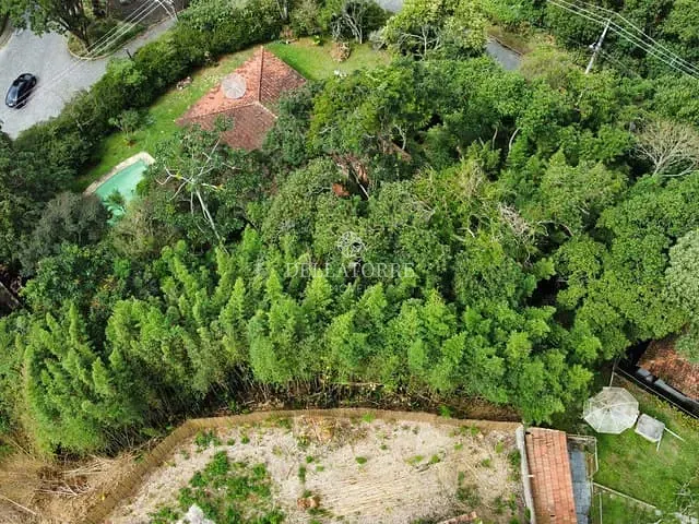 Terreno com 450m², à venda, no bairro Panorama em Teresópolis