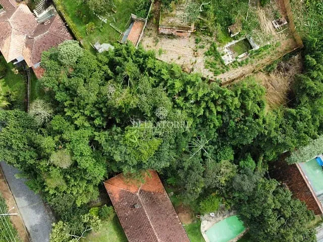 Terreno com 450m², à venda, no bairro Panorama em Teresópolis