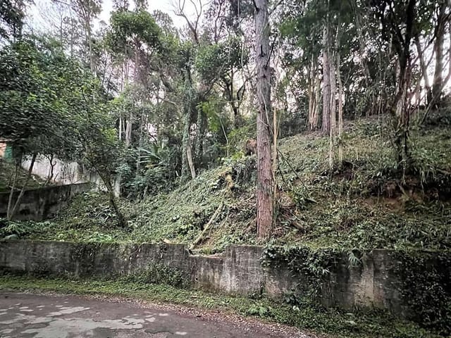 Terreno com 570m², à venda, no bairro Chácara São João em Carapicuíba