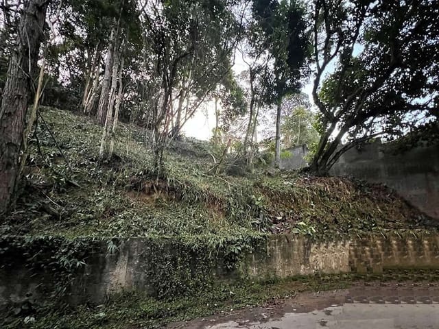 Terreno com 570m², à venda, no bairro Chácara São João em Carapicuíba