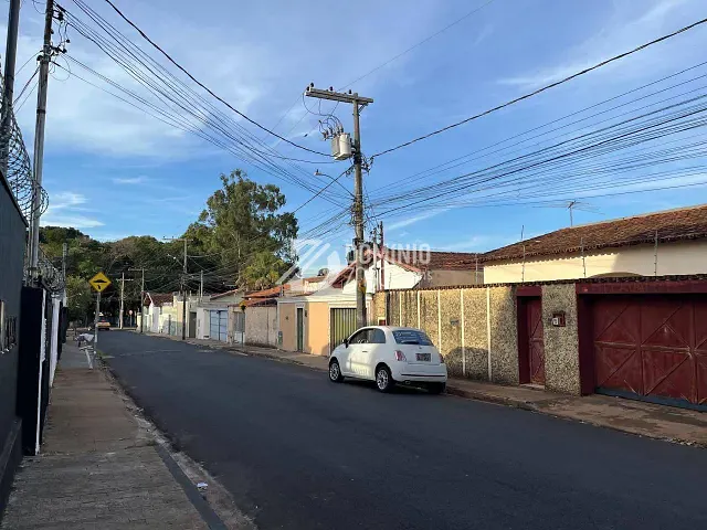 Terreno com 300m², à venda, no bairro Vila Alvorada em Uberaba