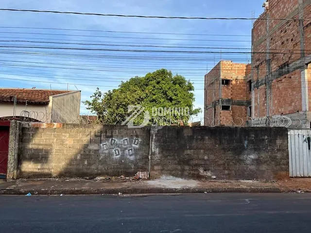 Terreno com 300m², à venda, no bairro Vila Alvorada em Uberaba