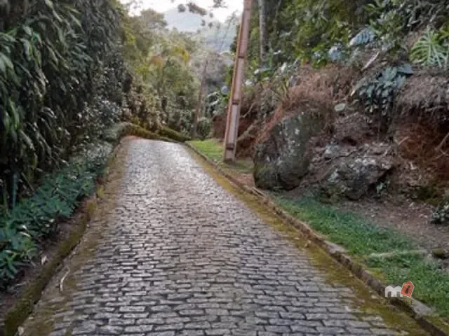 Terreno com 6926m², à venda, no bairro Corrêas em Petrópolis
