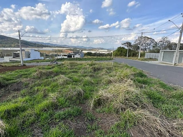 Terreno com 200m², à venda, no bairro Sierra em Extrema