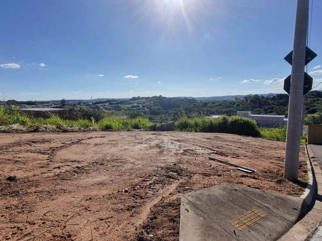 Terreno com 320m², à venda, no bairro Loteamento Portal da Aliança em São João da Boa Vista