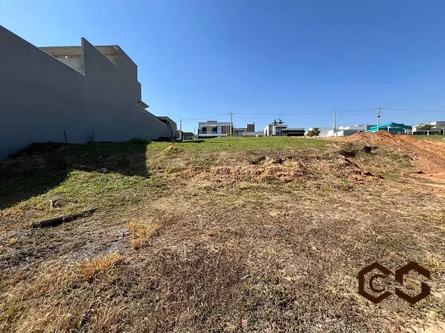 Terreno com 357m², à venda, no bairro Colinas de Indaiatuba em Indaiatuba