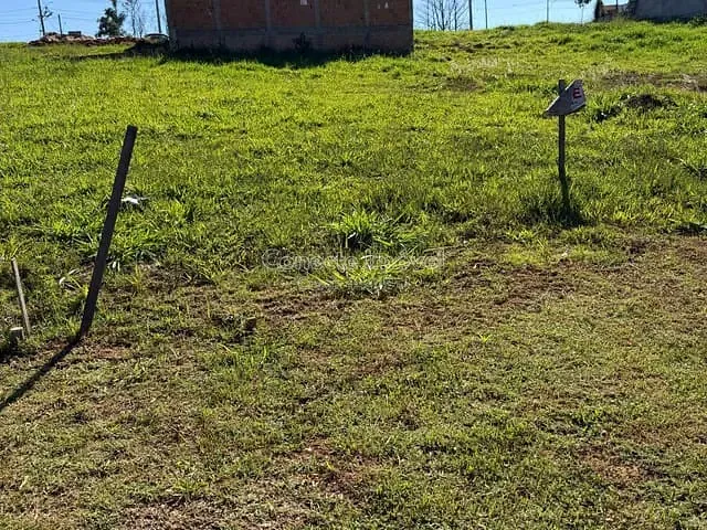 Terreno com 250m², à venda, no bairro Colinas do Castelo em Jaguariúna