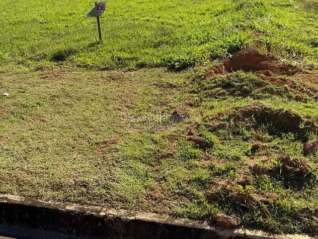 Terreno com 250m², à venda, no bairro Colinas do Castelo em Jaguariúna