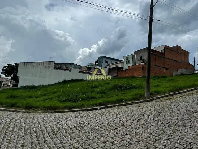 Terreno com 283m², à venda, no bairro Jardim Santa Terezinha em Salto