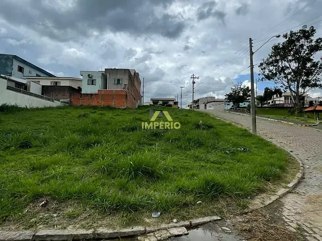 Terreno com 283m², à venda, no bairro Jardim Santa Terezinha em Salto