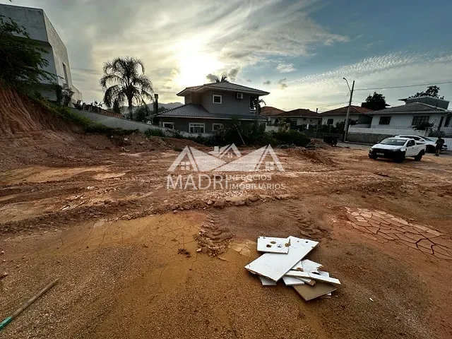 Terreno com 419m², à venda, no bairro Passa Vinte em Palhoça
