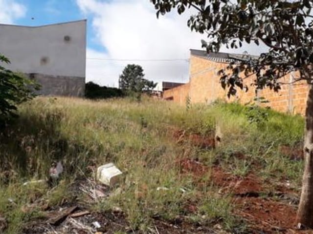 Terreno com 271m², à venda, no bairro Residencial Alto do Café em Cambé