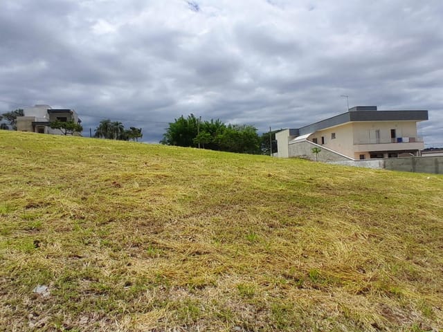 Terreno com 300m², à venda, no bairro Loteamento Fechado Jardim Pôr do Sol em São João da Boa Vista