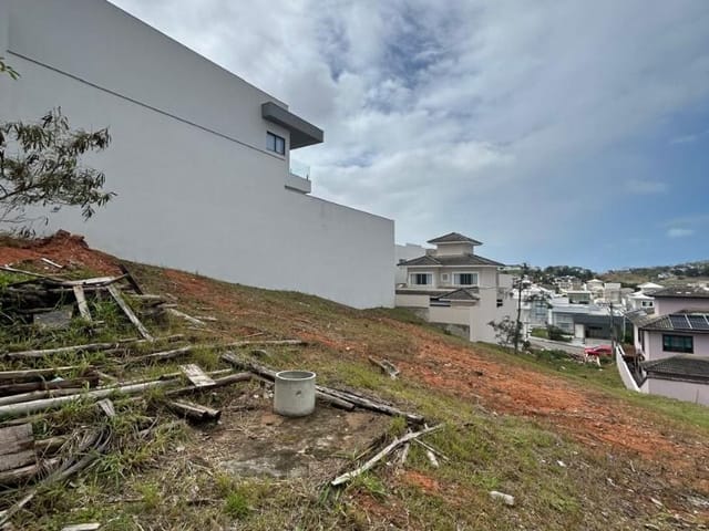 Terreno com 300m², à venda, no bairro Lagoa em Macaé