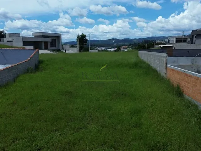 Terreno com 701m², à venda, no bairro Residencialle Toscana em Bom Jesus dos Perdões