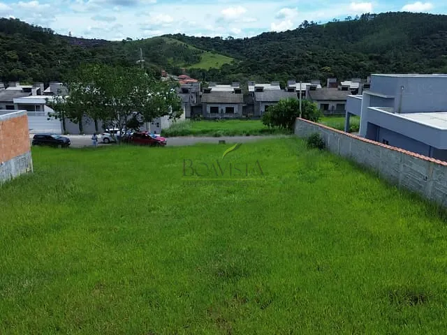 Terreno com 701m², à venda, no bairro Residencialle Toscana em Bom Jesus dos Perdões