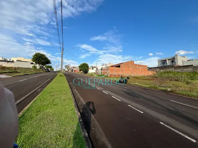 Terreno com 274m², à venda, no bairro Gleba Simon Frazer em Londrina