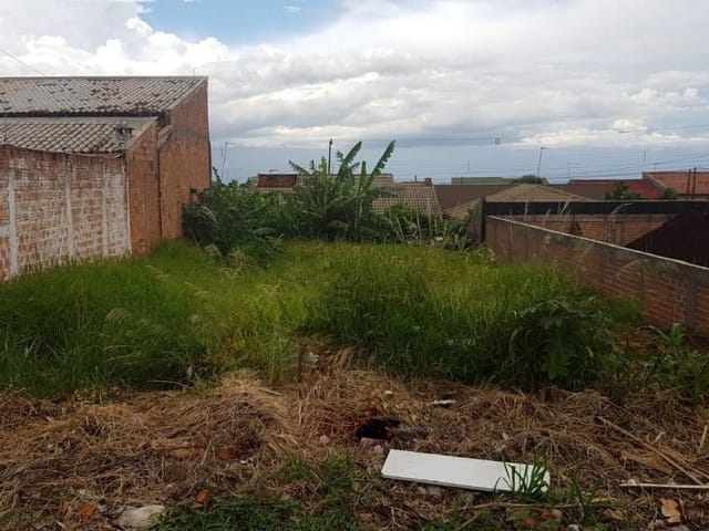 Terreno com 250m², à venda, no bairro Jardim vitória em Cambé