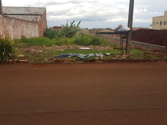 Terreno com 250m², à venda, no bairro Jardim vitória em Cambé
