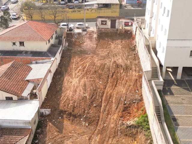 Terreno com 1052m², à venda, no bairro Ronda em Ponta Grossa