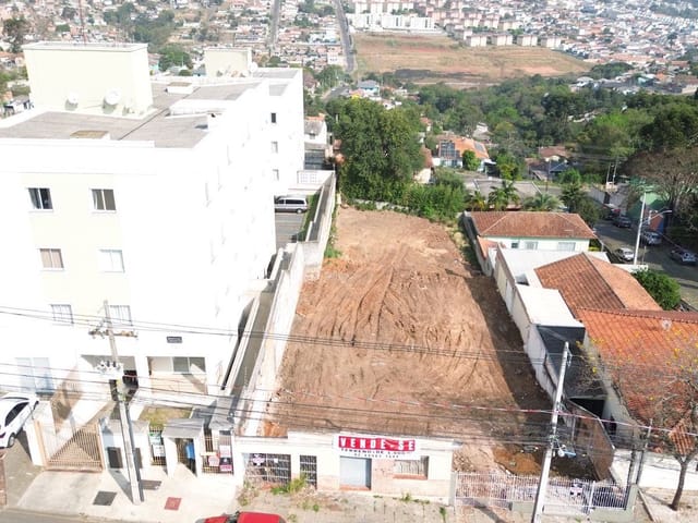 Terreno com 1052m², à venda, no bairro Ronda em Ponta Grossa