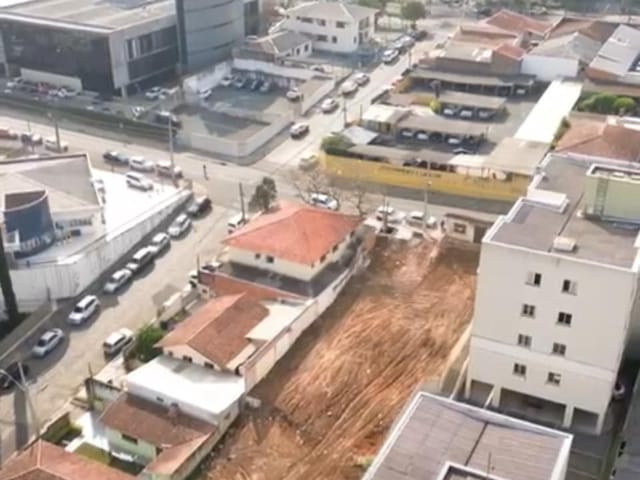Terreno com 1052m², à venda, no bairro Ronda em Ponta Grossa