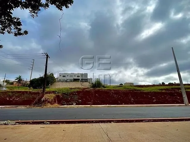 Terreno com 330m², à venda, no bairro Portal de Versalhes 2 em Londrina