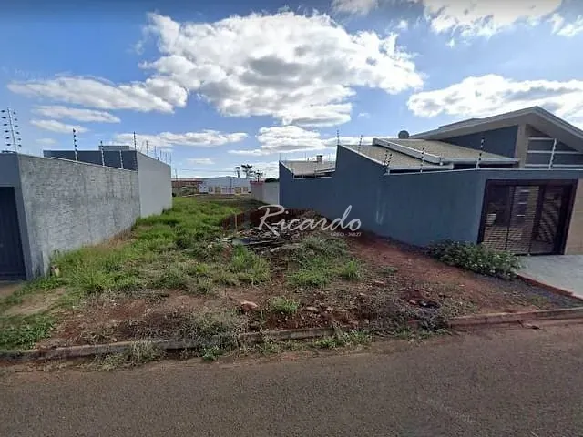 Terreno com 270m², à venda, no bairro Jardim Interlagos I em Arapongas