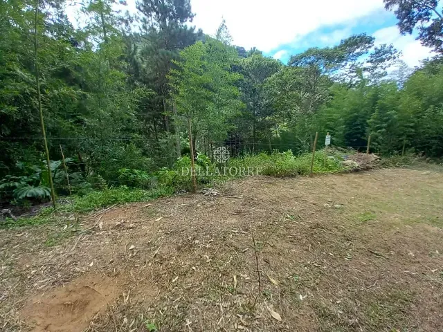 Terreno com 670m², à venda, no bairro Cascata dos Amores em Teresópolis