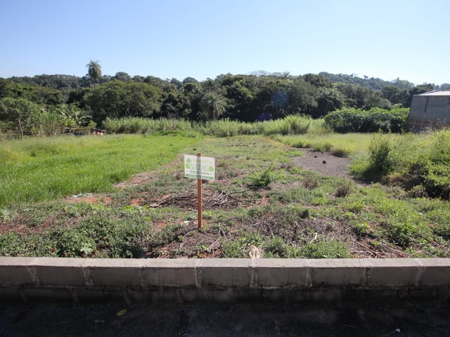 Terreno com 462m², à venda, no bairro Jardim dos Ipês III em São João da Boa Vista