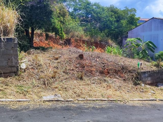 Terreno com 160m², à venda, no bairro Santa Mônica em Macaé