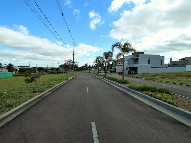 Terreno com 304m², à venda, no bairro Jardim Carvalho em Ponta Grossa