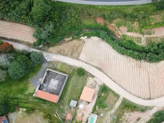 Terreno com 2056m², à venda, no bairro Volta do Pião em Teresópolis