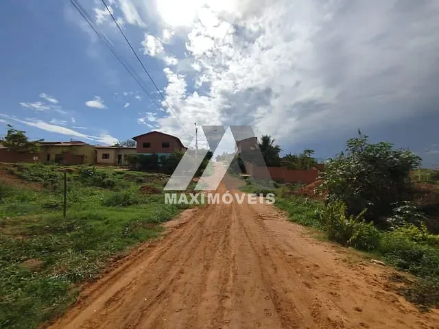 Terreno com 180m², à venda, no bairro São Francisco II em Araçuaí