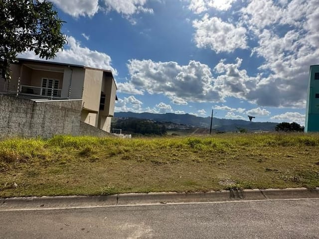 Terreno com 350m², à venda, no bairro Extremaville em Extrema