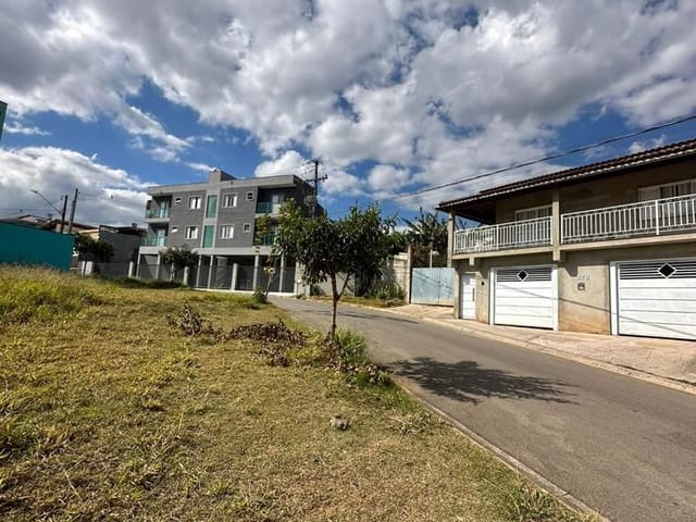 Terreno com 350m², à venda, no bairro Extremaville em Extrema